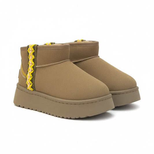 Comfortable and stylish women's lined winter boots - available in various sizes and colors