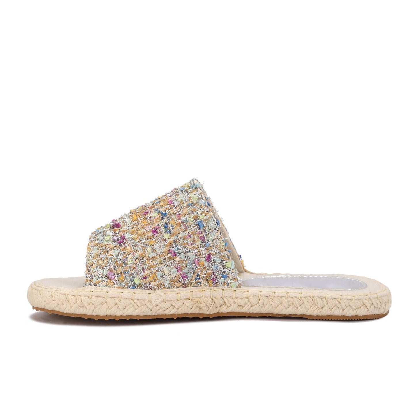 Women's summer slippers in straw material and colorful pattern – stylish casual design