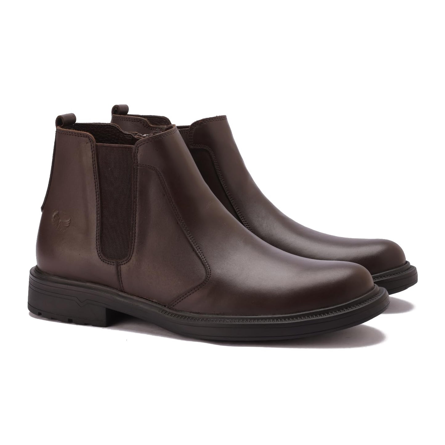 Men's half-boot with a distinctive zipper, made of genuine leather, stylish and with a non-slip rubber sole.