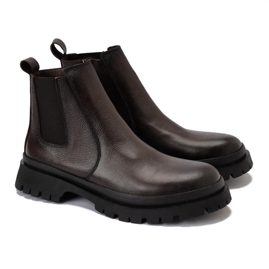 Men's half-boot with a distinctive zipper, made of elegant genuine leather with a slip-resistant Turkish rubber sole.