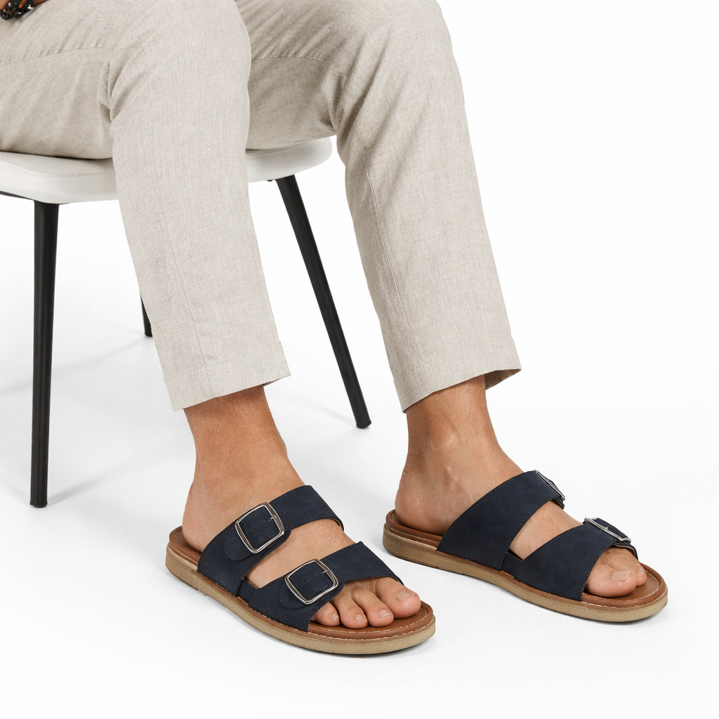 Comfortable men's slippers with a modern design – lightweight orthopedic sole with adjustable straps – suitable for everyday use indoors and outdoors