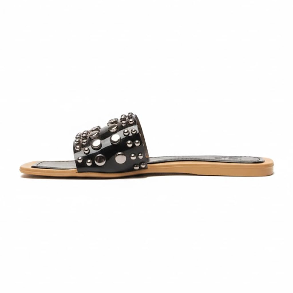 Women’s slide-style slippers decorated with metal studs – modern, comfortable design for errands and outings.  - H31