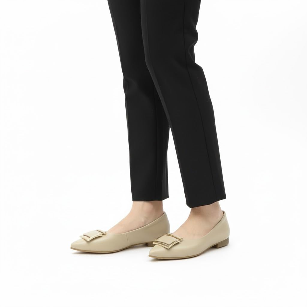 Elegant ballerina flats with luxurious metallic details - featuring a comfortable and stylish sole