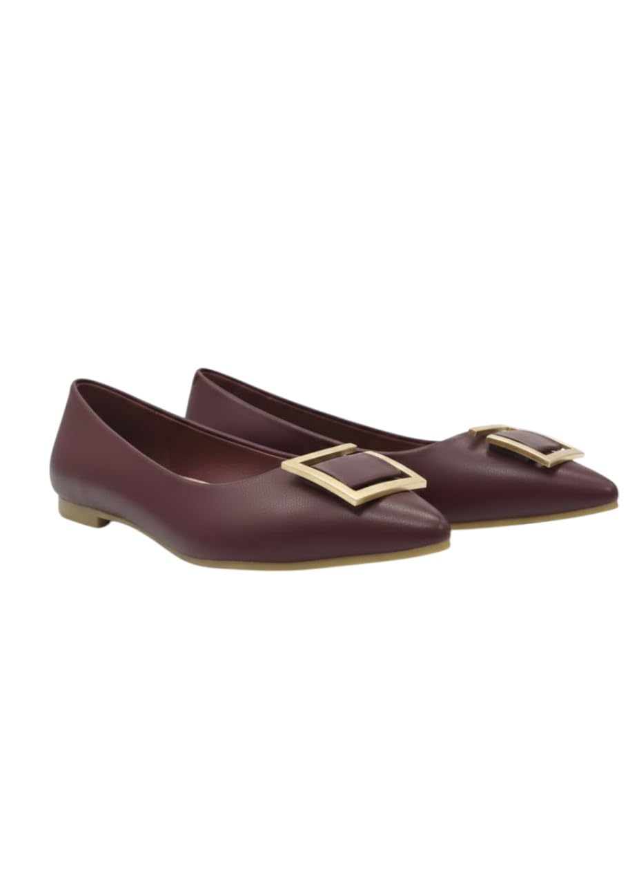 Elegant ballerina flats with luxurious metallic details - featuring a comfortable and stylish sole