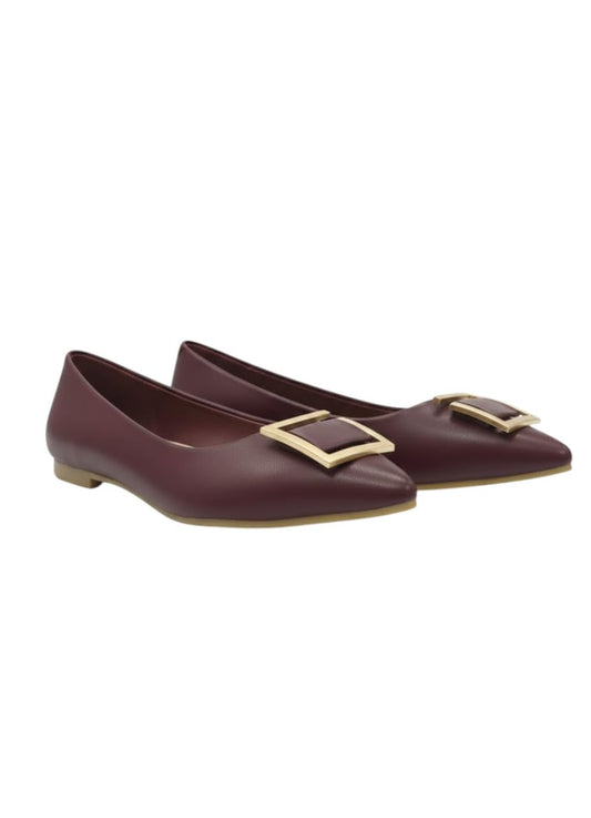 Elegant ballerina flats with luxurious metallic details - featuring a comfortable and stylish sole