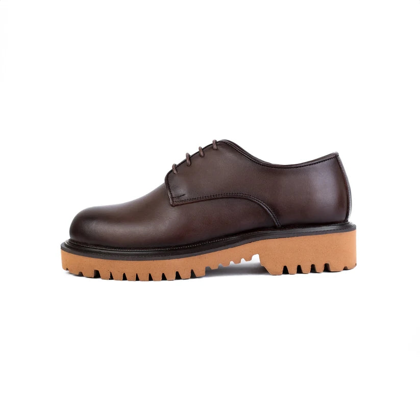 Men's genuine leather shoes with a lightweight and comfortable EVA sole - available in various colors and sizes