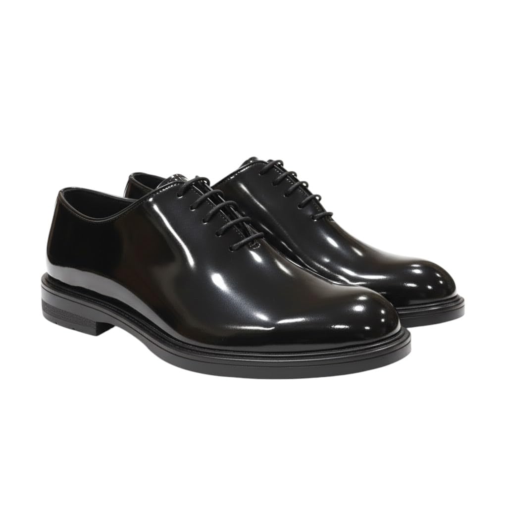 Men's patent leather shoes with laces and a non-slip rubber sole.