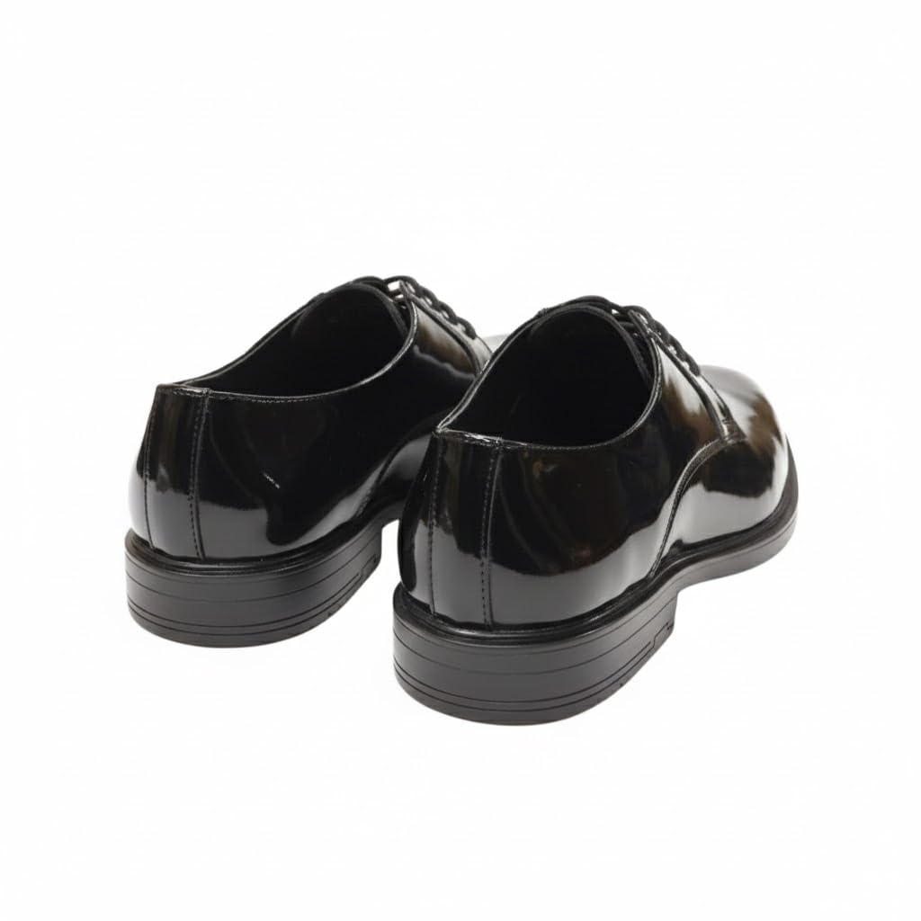 Men's classic lace-up boots with a non-slip rubber sole - glossy black