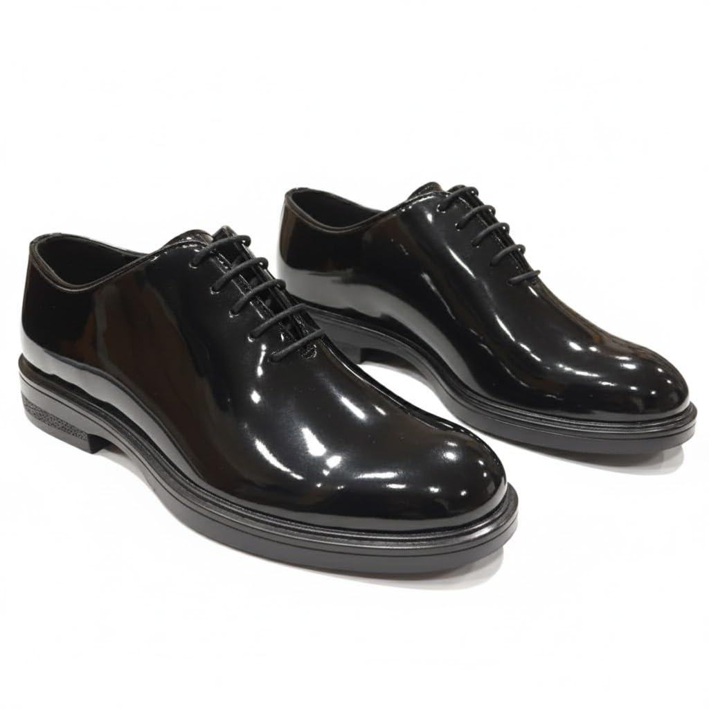 Men's patent leather shoes with laces and a non-slip rubber sole.