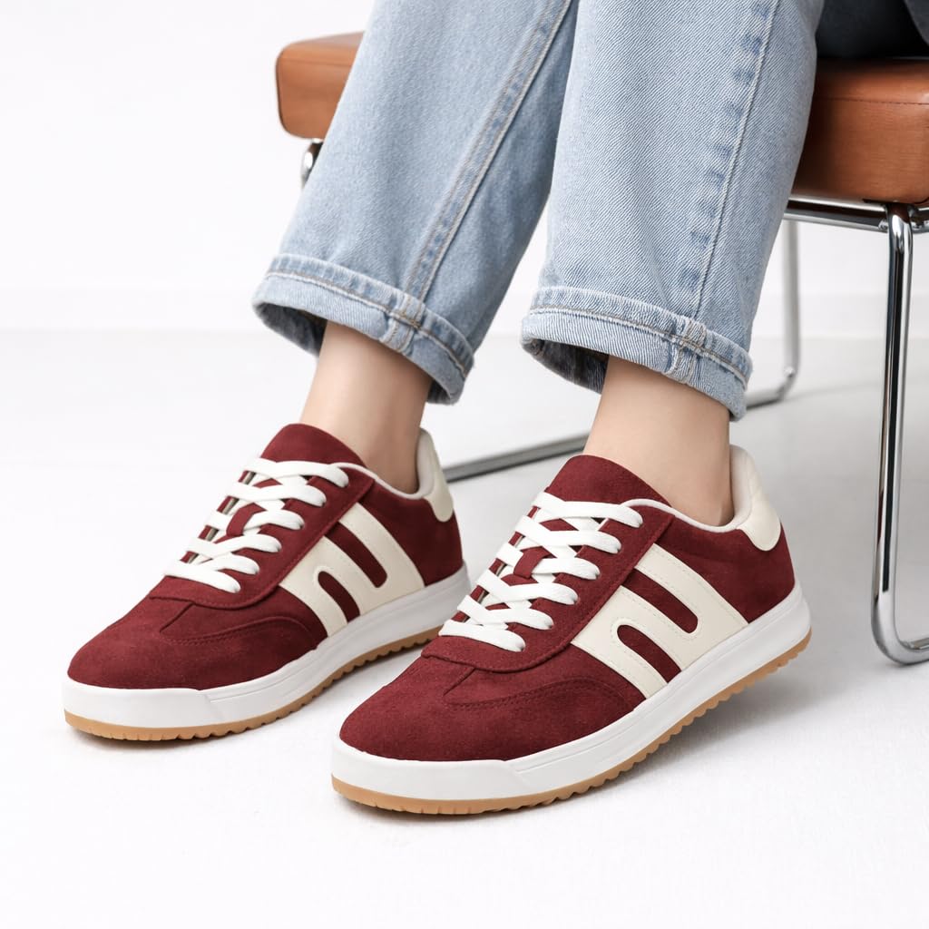 Women's casual athletic shoes with a comfortable and stylish sole - available in various colors and sizes