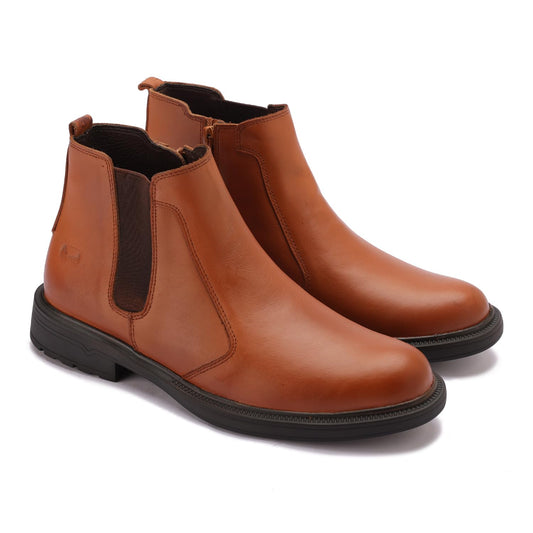 Men's half-boot with a distinctive zipper, made of genuine leather, stylish and with a non-slip rubber sole.