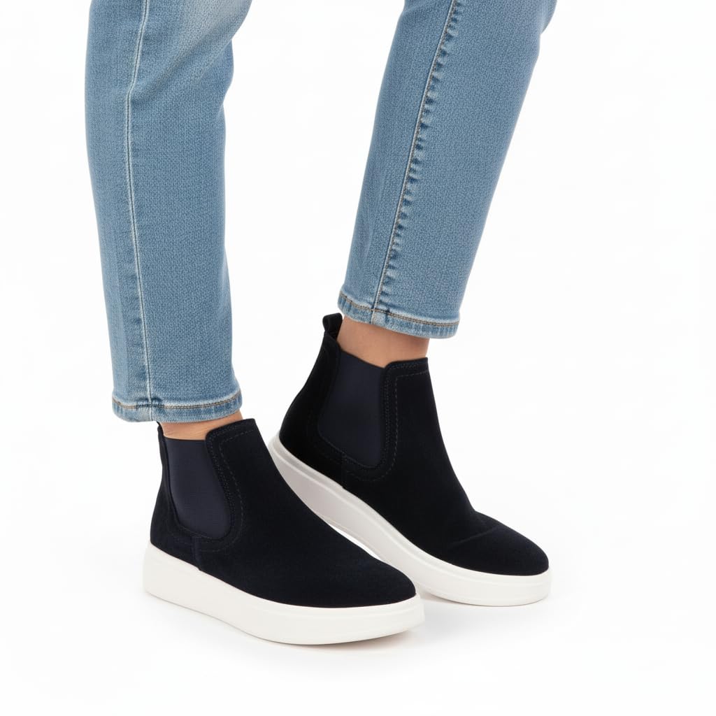 Comfortable men's shoes made of genuine suede leather with a Turkish rubber sole.