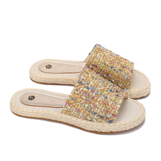 Women's summer slippers in straw material and colorful pattern – stylish casual design