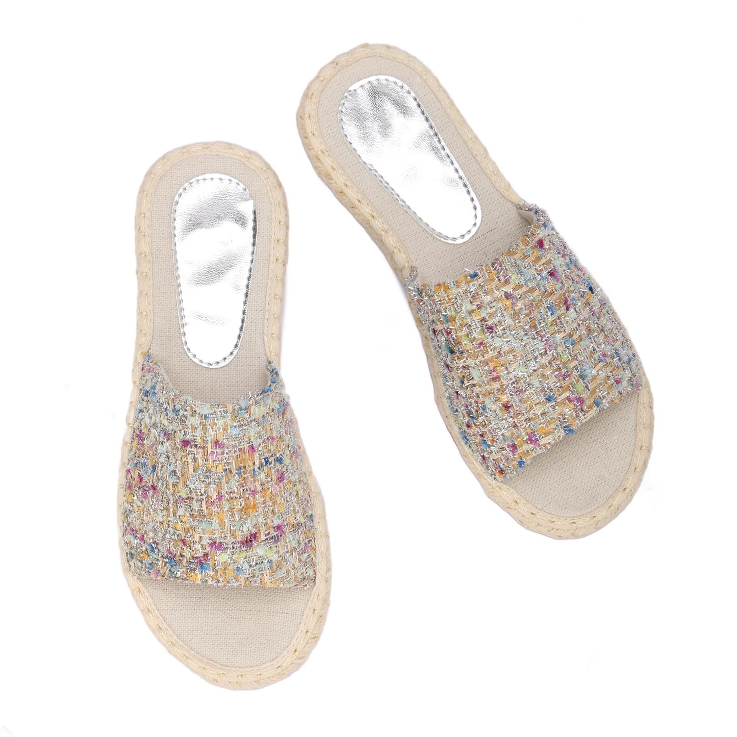Women's summer slippers in straw material and colorful pattern – stylish casual design