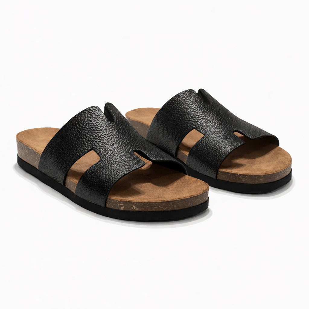 Stylish women's slippers with a modern design and comfortable cushioned sole – lightweight and ideal for everyday wear and summer trips – suitable for all occasions