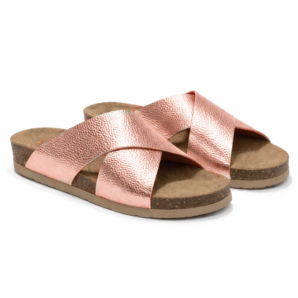 Stylish women's slippers with a modern design and comfortable cushioned sole – lightweight and ideal for everyday wear and summer trips – suitable for all occasions