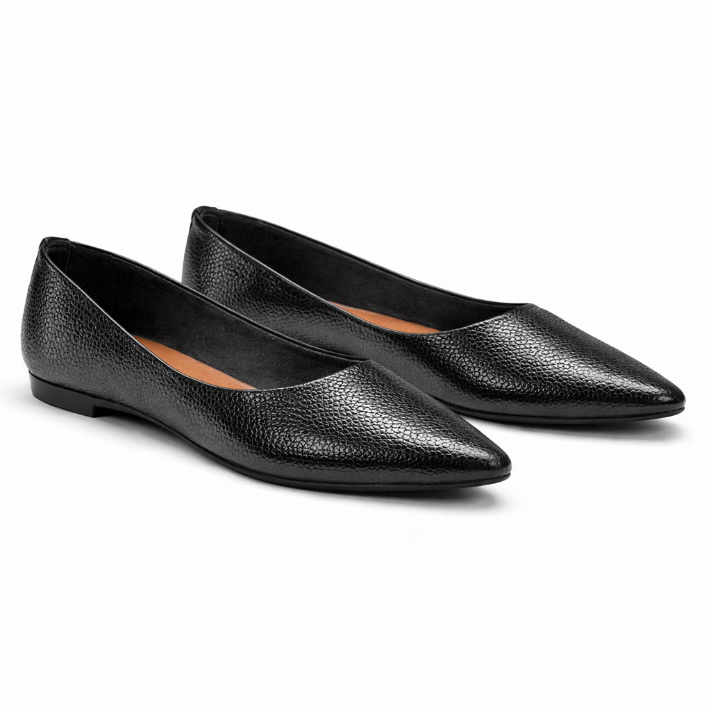 Stylish and comfortable women's ballet flats – classic design with a pointed toe and lightweight sole – suitable for work and everyday wear