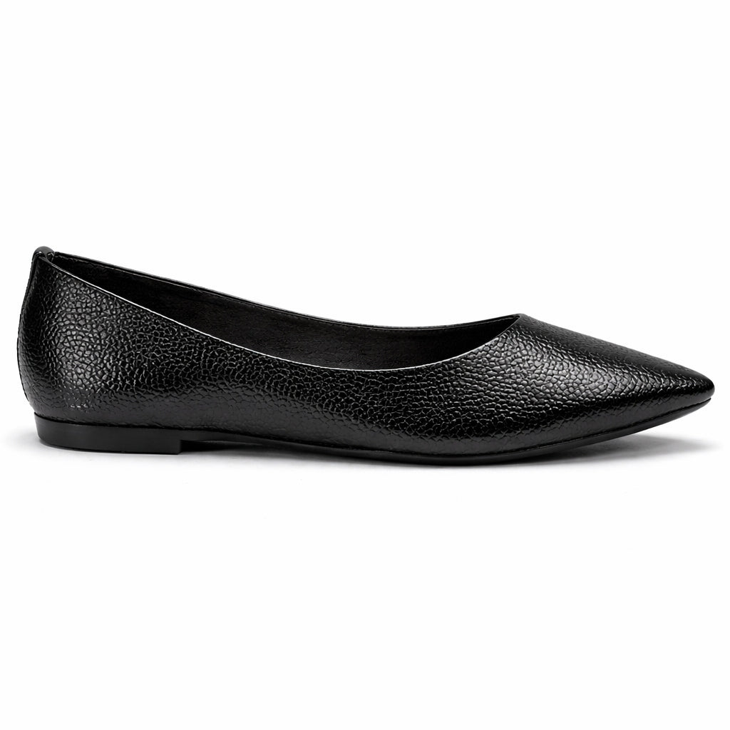 Stylish and comfortable women's ballet flats – classic design with a pointed toe and lightweight sole – suitable for work and everyday wear