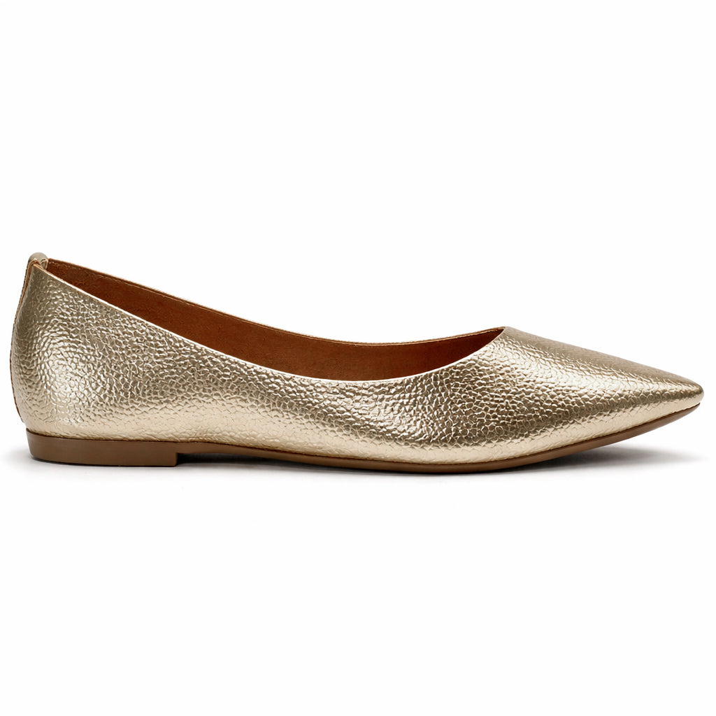 Stylish and comfortable women's ballet flats – classic design with a pointed toe and lightweight sole – suitable for work and everyday wear