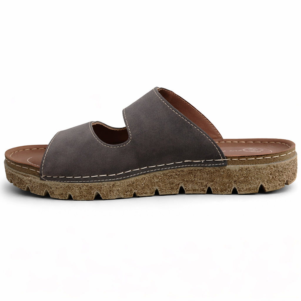 Comfortable men's slippers with a modern design – lightweight orthopedic sole with adjustable straps – suitable for everyday use indoors and outdoors