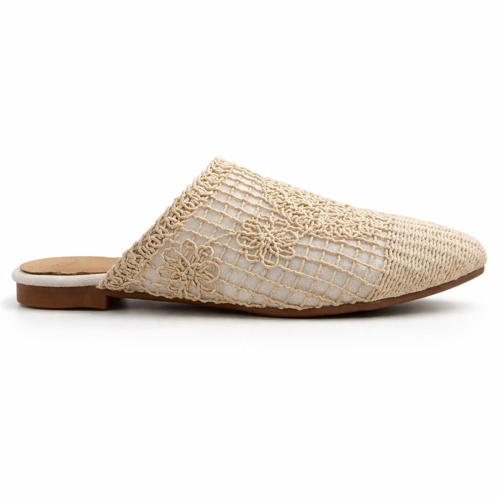 Women's slip-on shoes with a stylish lace design – comfortable and lightweight for everyday wear and special occasions – trendy pointed toe