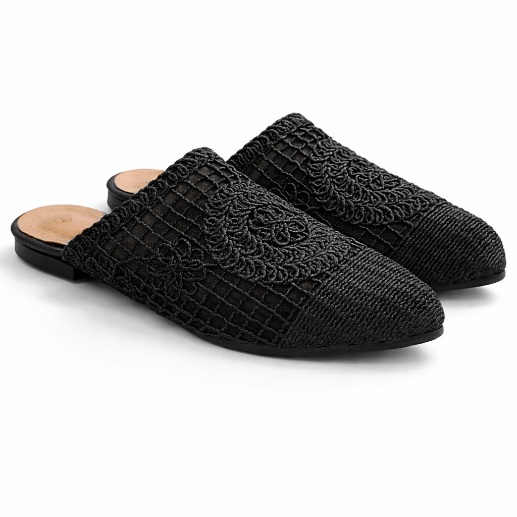Women's slip-on shoes with a stylish lace design – comfortable and lightweight for everyday wear and special occasions – trendy pointed toe