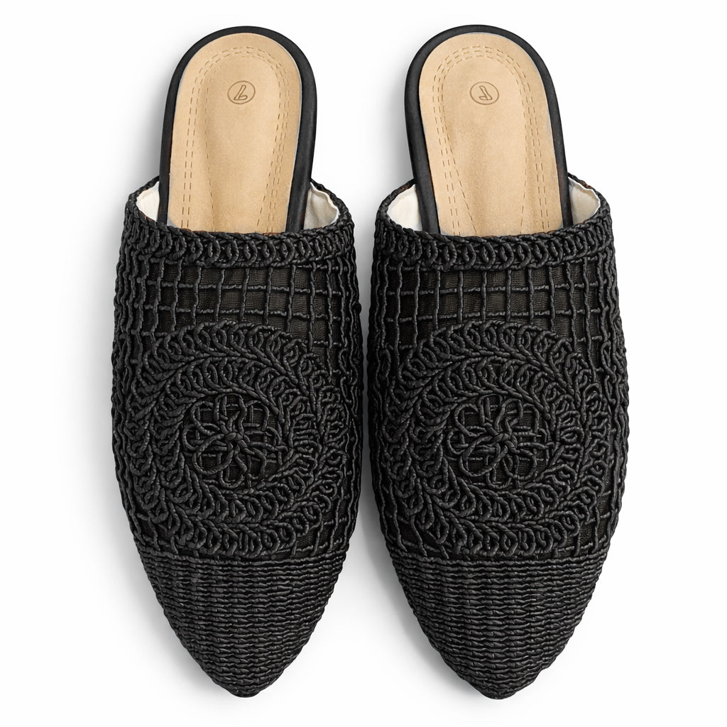 Women's slip-on shoes with a stylish lace design – comfortable and lightweight for everyday wear and special occasions – trendy pointed toe