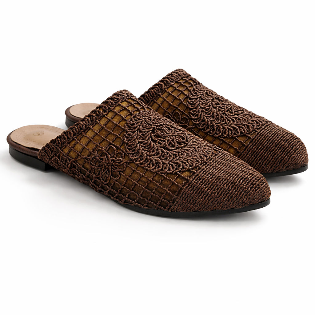 Women's slip-on shoes with a stylish lace design – comfortable and lightweight for everyday wear and special occasions – trendy pointed toe
