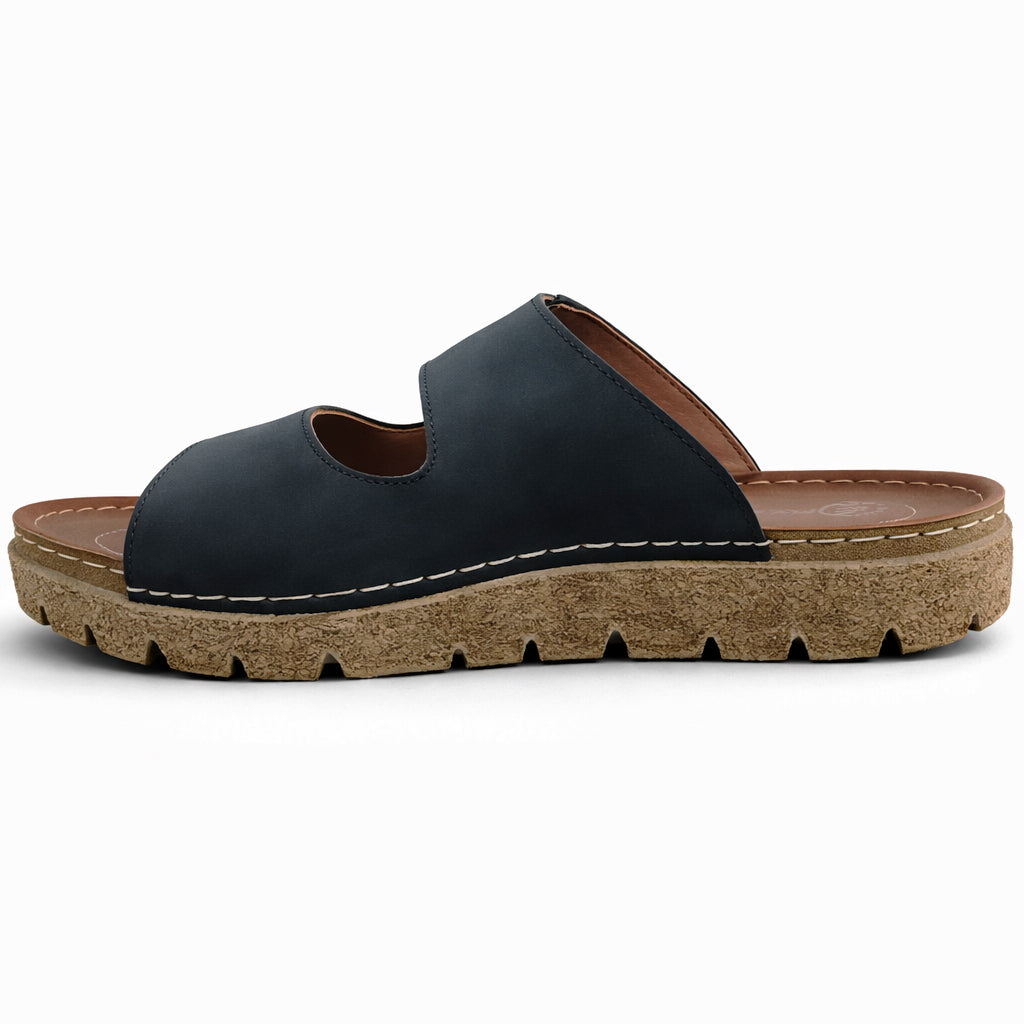 Comfortable men's slippers with a modern design – lightweight orthopedic sole with adjustable straps – suitable for everyday use indoors and outdoors