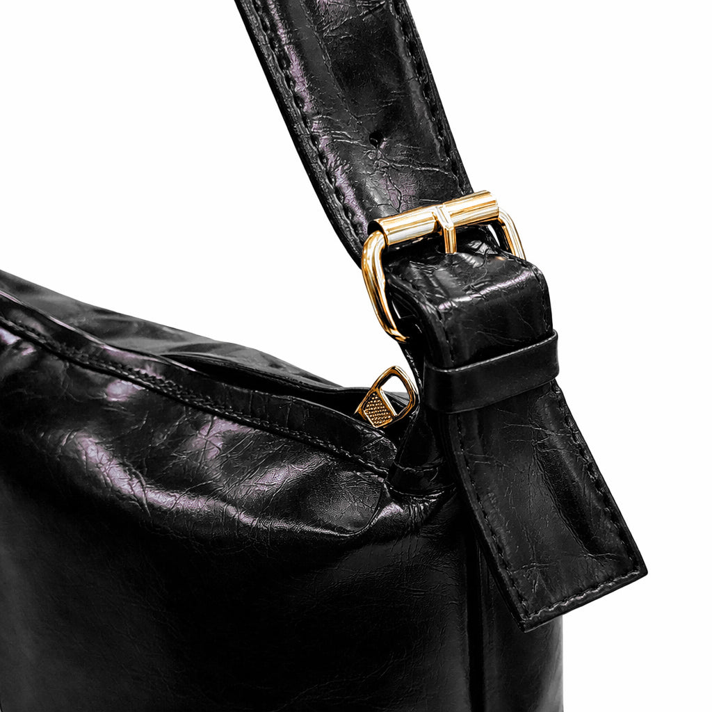 Stylish and practical women's shoulder bag - a modern women's bag for everyday use