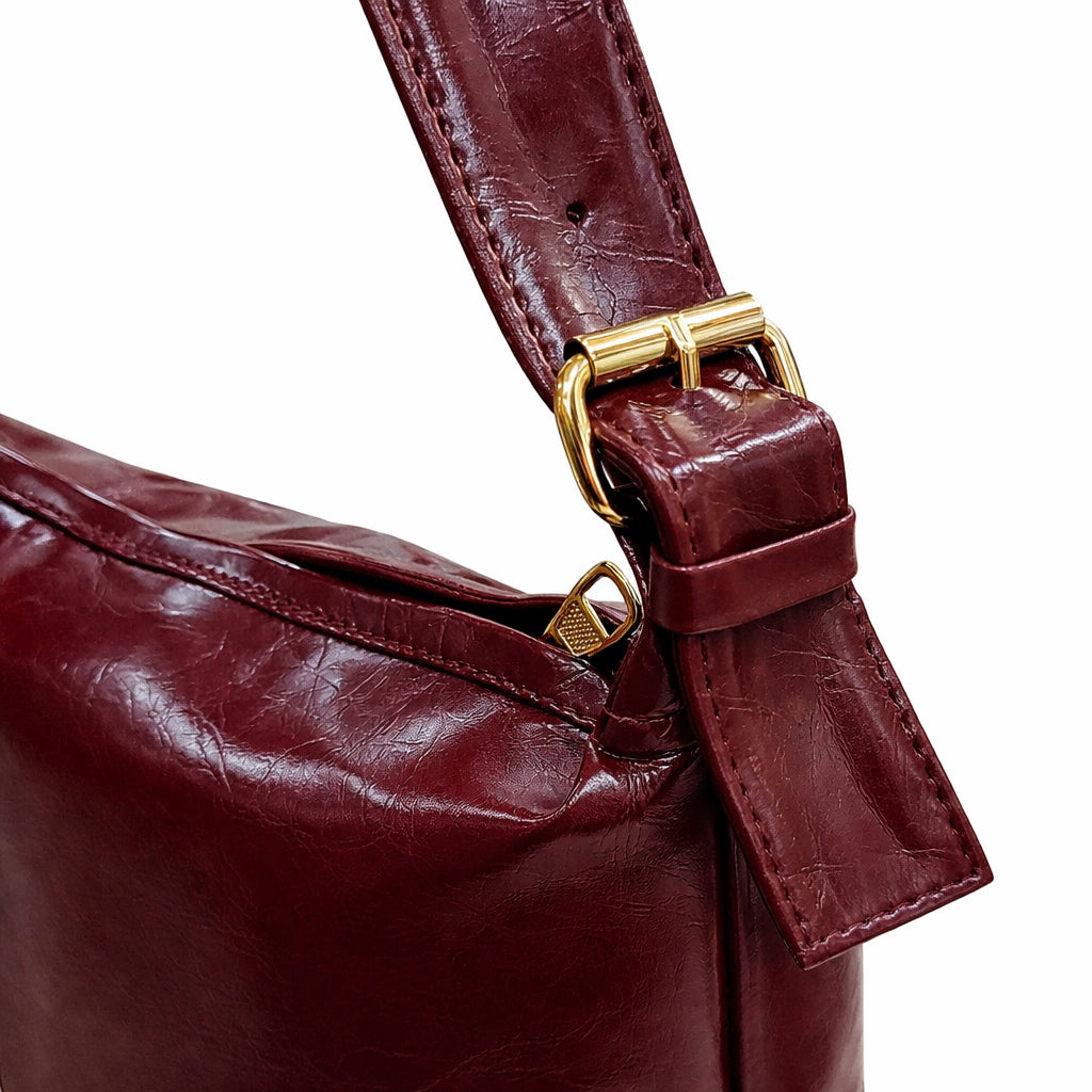 Stylish and practical women's shoulder bag - a modern women's bag for everyday use