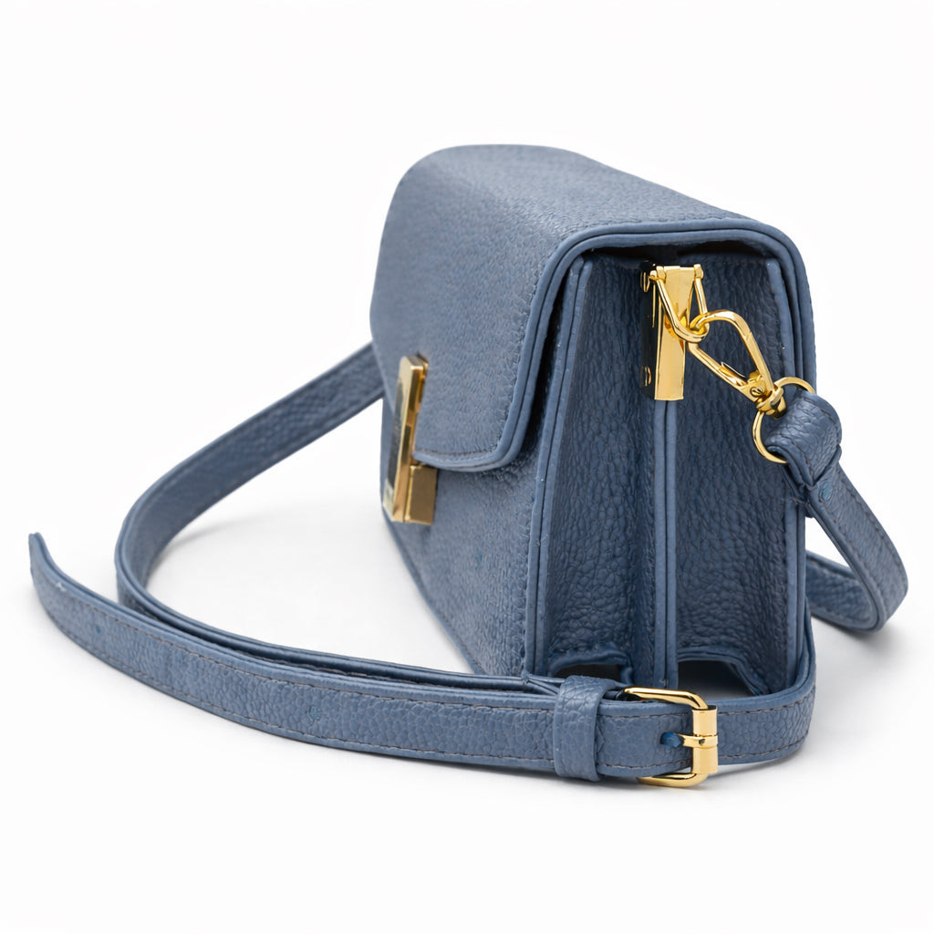 Elegant women's crossbody bag in pebbled leather - small handbag with internal zipper divider, suitable for occasions and travel