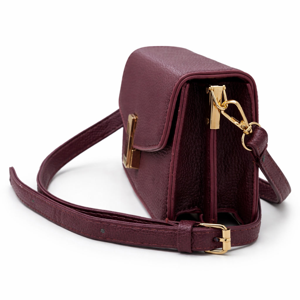 Elegant women's crossbody bag in pebbled leather - small handbag with internal zipper divider, suitable for occasions and travel