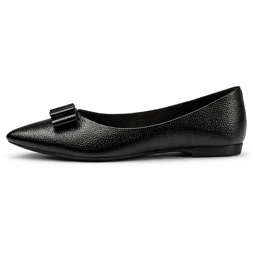 Stylish and comfortable women's ballet flats – classic design with a pointed toe and lightweight sole – suitable for work and everyday wear