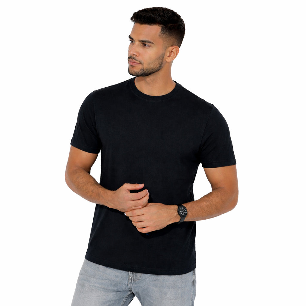 Men's plain cotton T-shirt – a modern and comfortable design for everyday wear