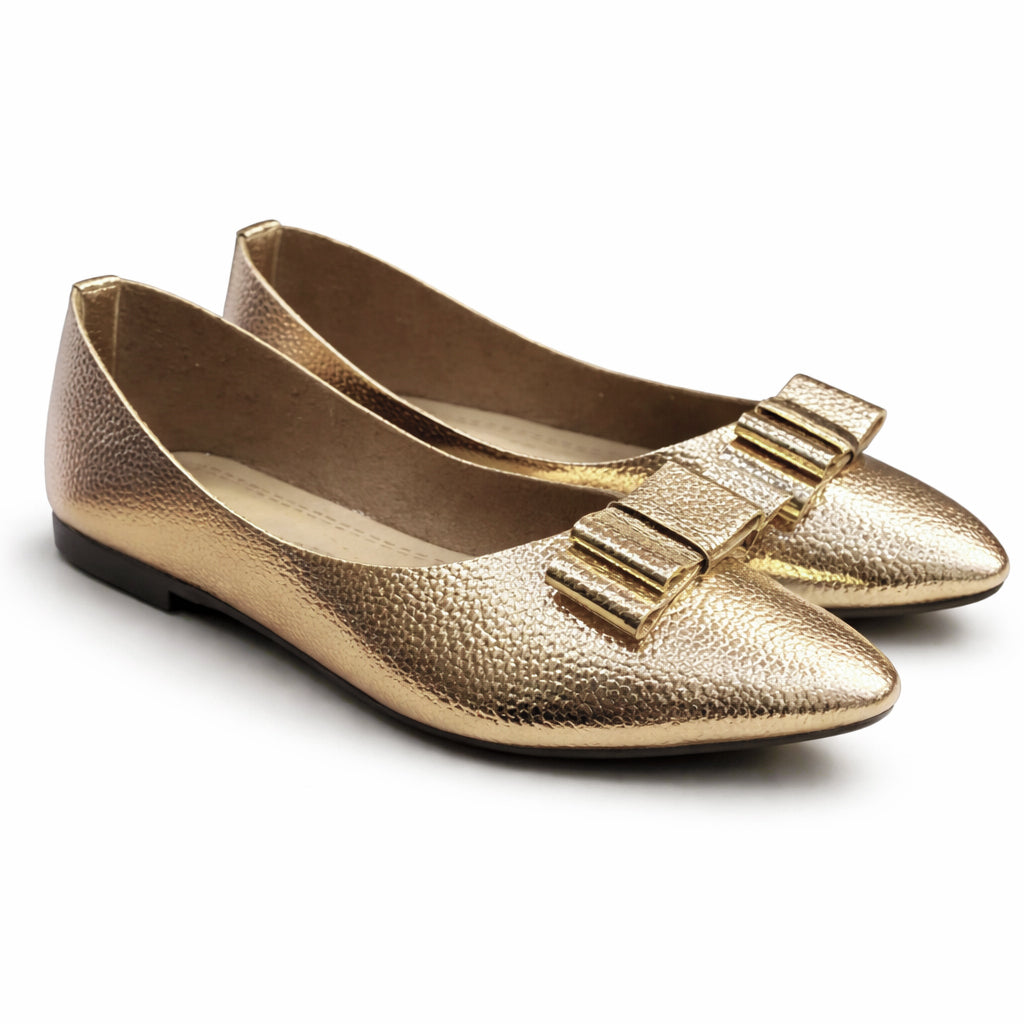 Stylish and comfortable women's ballet flats – classic design with a pointed toe and lightweight sole – suitable for work and everyday wear