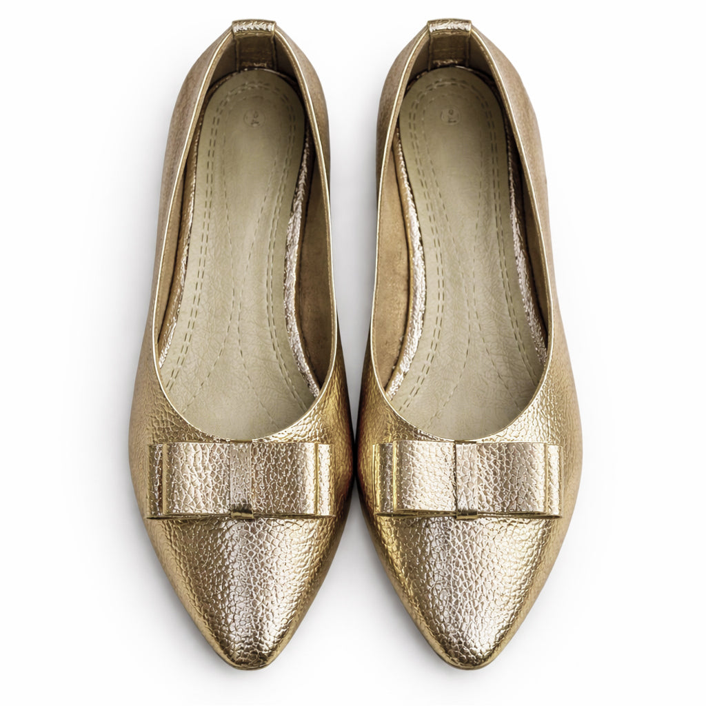 Stylish and comfortable women's ballet flats – classic design with a pointed toe and lightweight sole – suitable for work and everyday wear