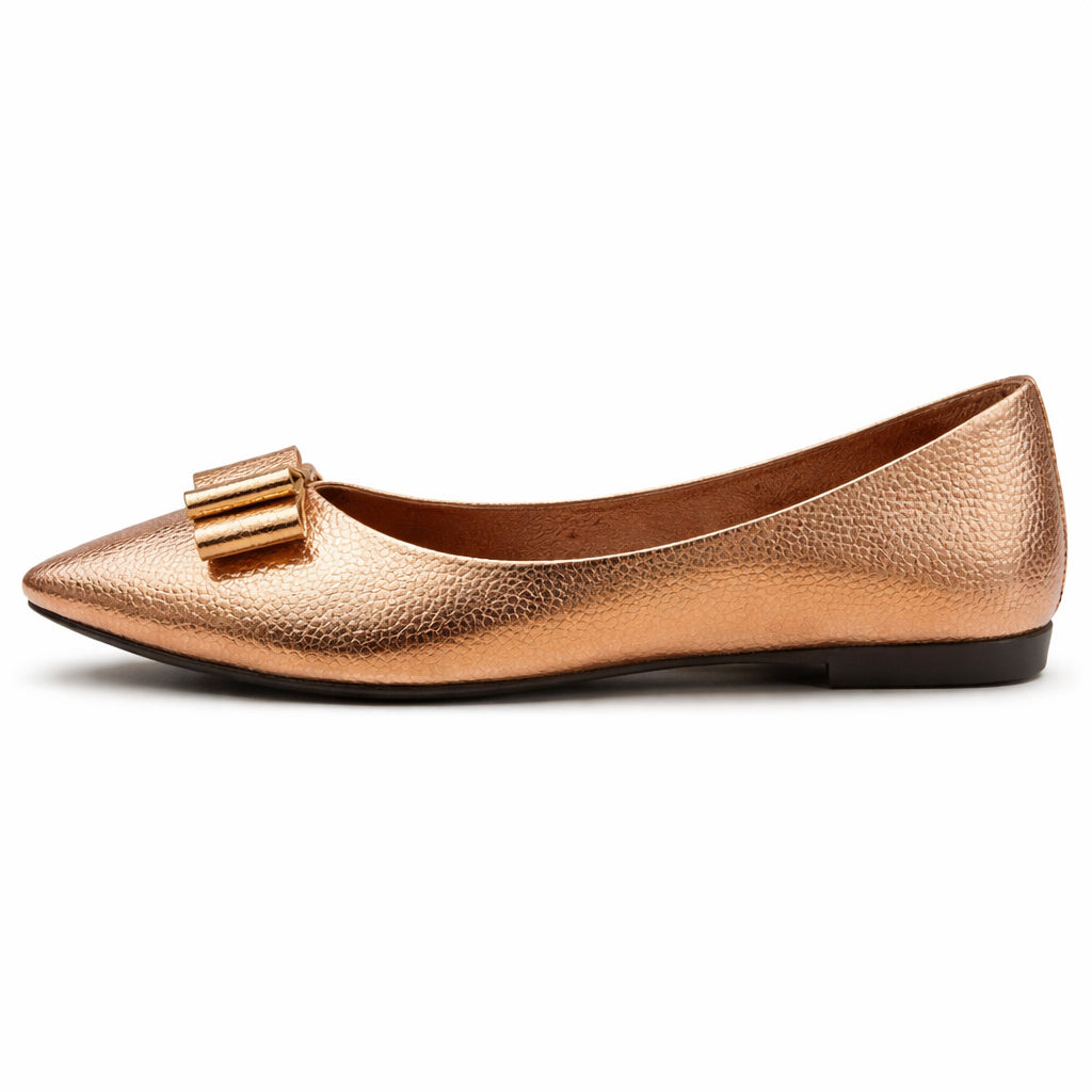 Stylish and comfortable women's ballet flats – classic design with a pointed toe and lightweight sole – suitable for work and everyday wear