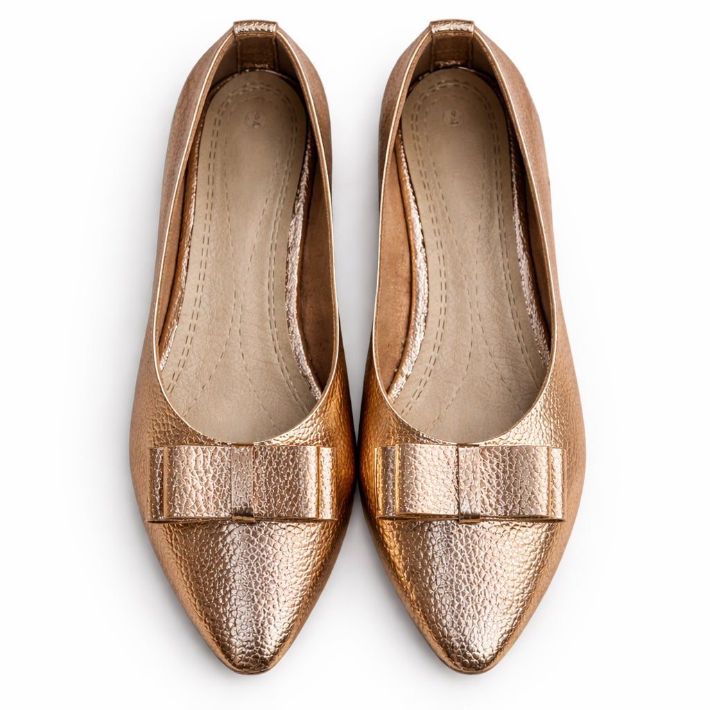 Stylish and comfortable women's ballet flats – classic design with a pointed toe and lightweight sole – suitable for work and everyday wear
