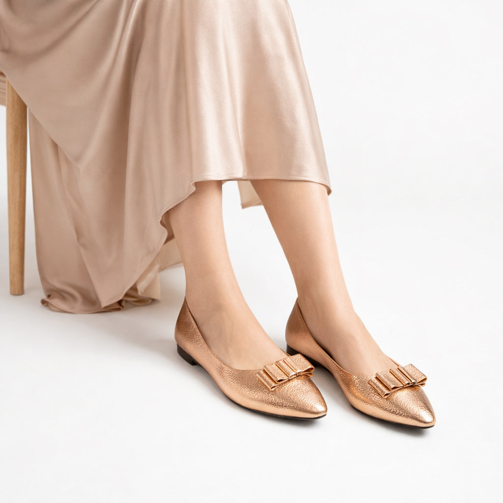 Stylish and comfortable women's ballet flats – classic design with a pointed toe and lightweight sole – suitable for work and everyday wear