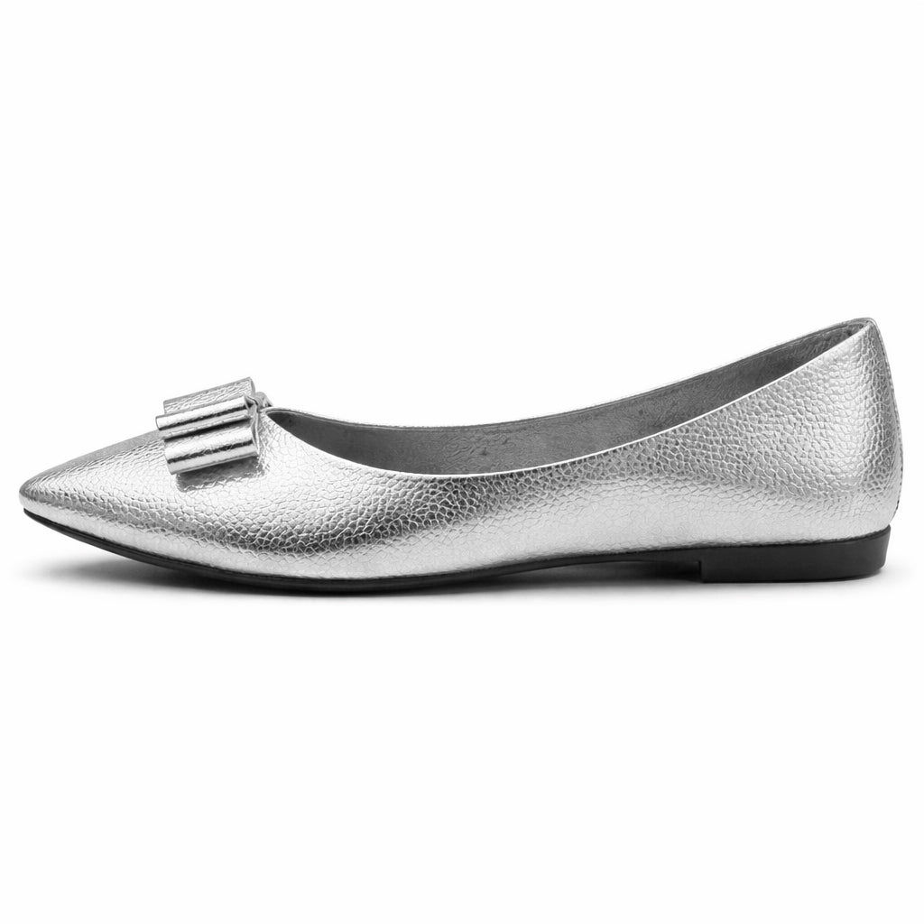 Stylish and comfortable women's ballet flats – classic design with a pointed toe and lightweight sole – suitable for work and everyday wear